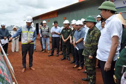 Bí thư Tỉnh ủy Gia Lai kiểm tra tiến độ thi công trường phổ thông nội trú liên cấp ở xã biên giới