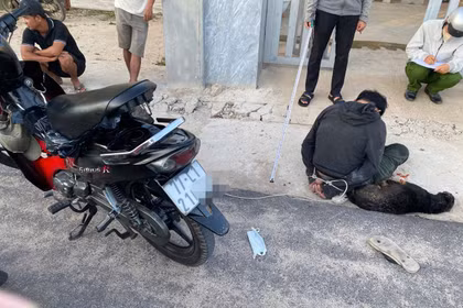 Mật phục bắt quả tang đối tượng trộm chó trên địa bàn xã Bình Hiệp, tỉnh Gia Lai.