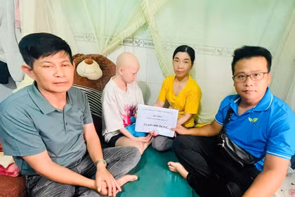 Nhóm từ thiện Chư Prông trao hơn 22 triệu đồng hỗ trợ bệnh nhân nghèo