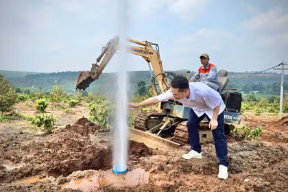 Trước hiện tượng giếng khoan phun cột khí và nước cao ở Gia Lai, Cục Địa chất và Khoáng sản Việt Nam yêu cầu địa phương triển khai phương án bảo vệ, tận thu nguồn khí CO2