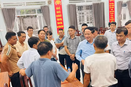 Chủ tịch UBND tỉnh Phạm Anh Tuấn đối thoại với các hộ nhận khoán tại Công ty cổ phần cà phê Gia Lai