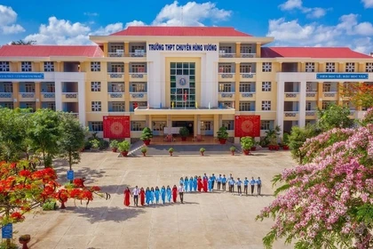 Trường THPT chuyên Hùng Vương, tỉnh Gia Lai.