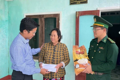 Các đơn vị Bộ đội Biên phòng Gia Lai tiếp tục duy trì các hoạt động hỗ trợ, san sẻ khó khăn với bà con trên địa bàn tỉnh trong công tác khắc phục hậu quả mưa lũ.