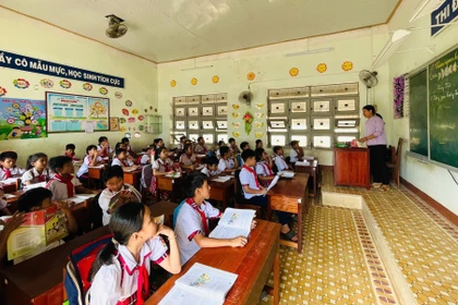 Các trường học căn cứ tình hình thực tế mưa lũ, chủ động cho học sinh đi học trở lại từ ngày 21-11