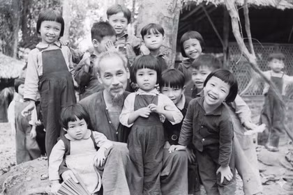 Hè vui được gặp Bác Hồ