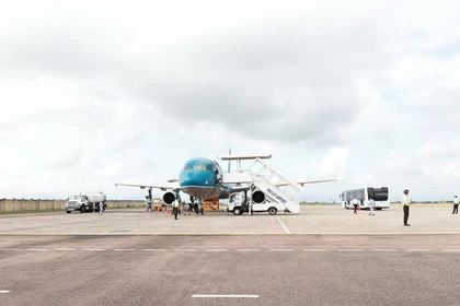 Đề nghị tăng cường các chuyến bay đến Cảng Hàng không Phù Cát và Cảng Hàng không Pleiku