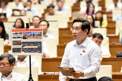 Bổ sung đầy đủ trạm dừng nghỉ trên cao tốc với quy mô phù hợp nhu cầu thực tế.