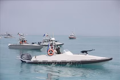 Nhật Bản khẳng định không trả phí qua eo biển Hormuz