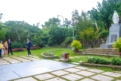 Những người kể chuyện xứ sở