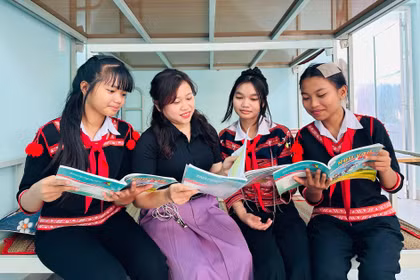 Ðầu tư trường lớp, nhà nội trú cho học sinh vùng khó