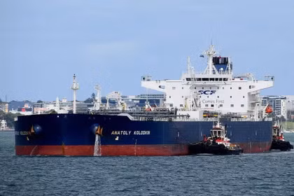 Tổng thống Mỹ cho phép tàu chở dầu của Nga cập bến Cuba