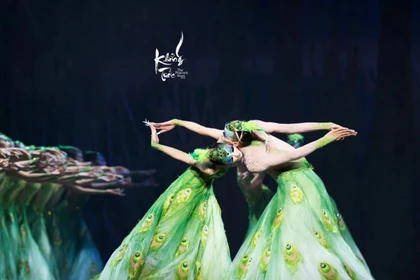 Vũ kịch "Khổng Tước" của Dương Lệ Bình lần đầu được trình diễn tại Việt Nam