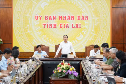 Tập trung tháo gỡ điểm nghẽn, đẩy nhanh tốc độ tăng trưởng kinh tế - xã hội