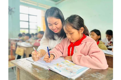 Vượt khó gieo chữ ở vùng cao Krong