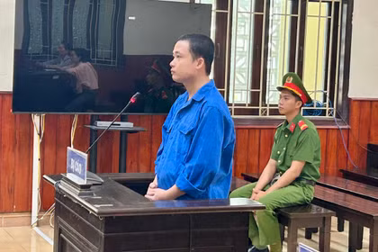 Lãnh 14 năm tù vì lừa đảo, làm giả quyết định của cơ quan nhà nước