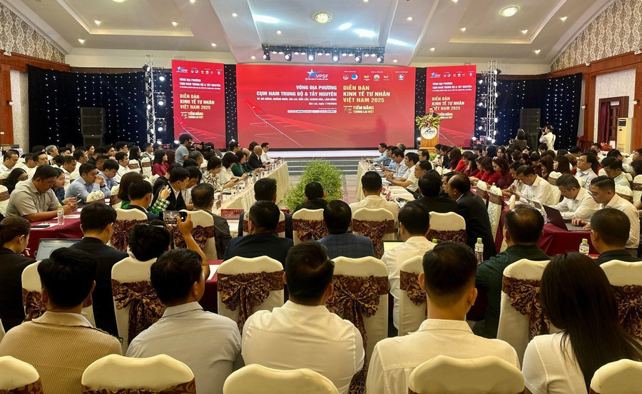 Quang cảnh Diễn đàn kinh tế tư nhân Việt Nam 2025 cụm Nam Trung Bộ và Tây Nguyên. Ảnh: Hà Duy quang-canh-dien-dan-kinh-te-tu-n1.jpg