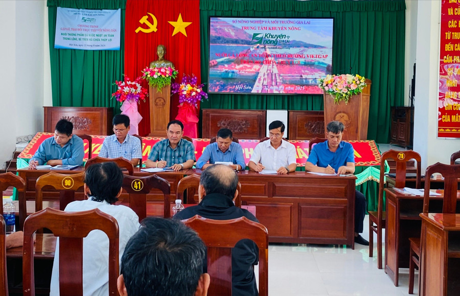 70 hộ nuôi trồng thủy sản được hướng dẫn kỹ thuật nuôi cá điêu hồng. Ảnh: T.N cac-co-quan-chuyen-nganh-giai-dap-kho-khan-vuong-mac-tai-buoi-trao-doi.jpg