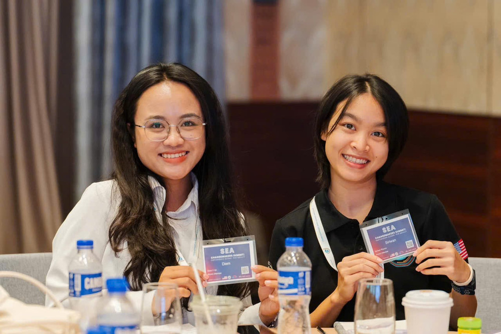 Y Un Diễm (bên trái) luôn nỗ lực trong mọi hoạt động. Ảnh nhân vật cung cấp 2st.jpg