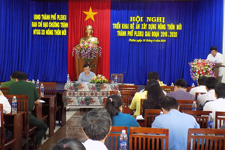 Hội nghị triển khai đề án Xây dựng nông thôn mới của thành phố. Ảnh: T.N Hội nghị triển khai đề án Xây dựng nông thôn mới của thành phố. Ảnh: T.N