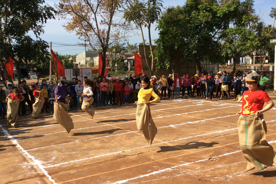 Hoạt động thể dục thể thao thu hút nhiều chị em tham gia. Ảnh: Đỗ Hằng Hoạt động thể dục thể thao thu hút nhiều chị em tham gia. Ảnh: Đỗ Hằng