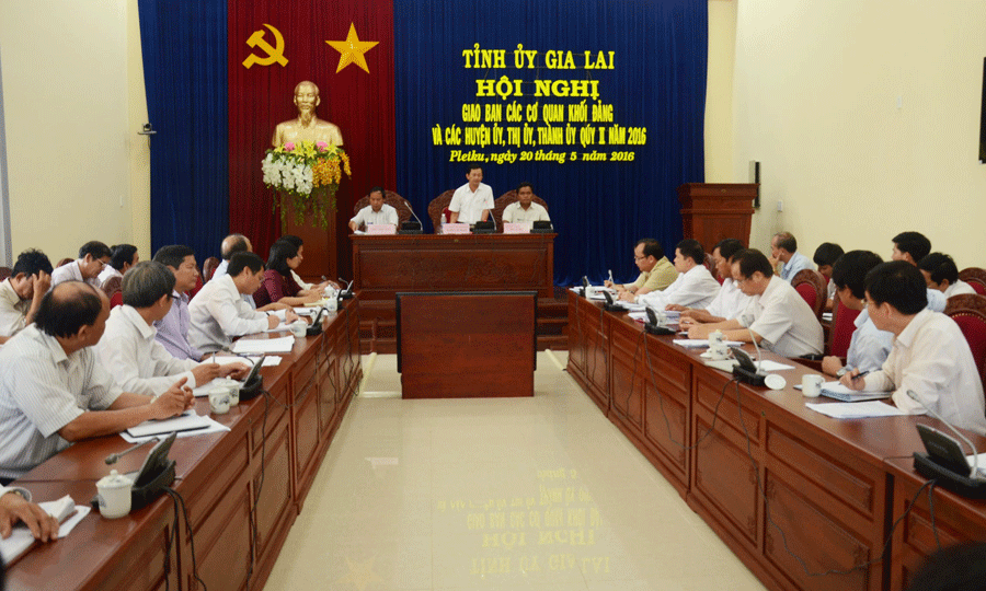Hội nghị giao ban vào sáng 20-5, đánh giá tình hình thực hiện nhiệm vụ quý II và triển khai nhiệm vụ quý III-2016.