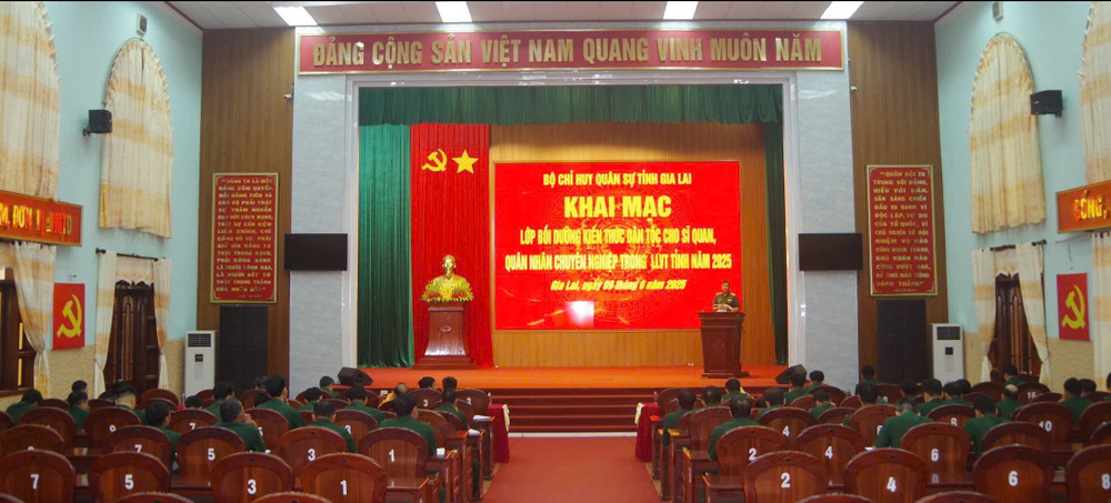 Quang cảnh lớp bồi dưỡng. Ảnh: Thanh Tuyền z6687358622556-cb20f6a3c9d8933e015fd5a1b1451586.jpg