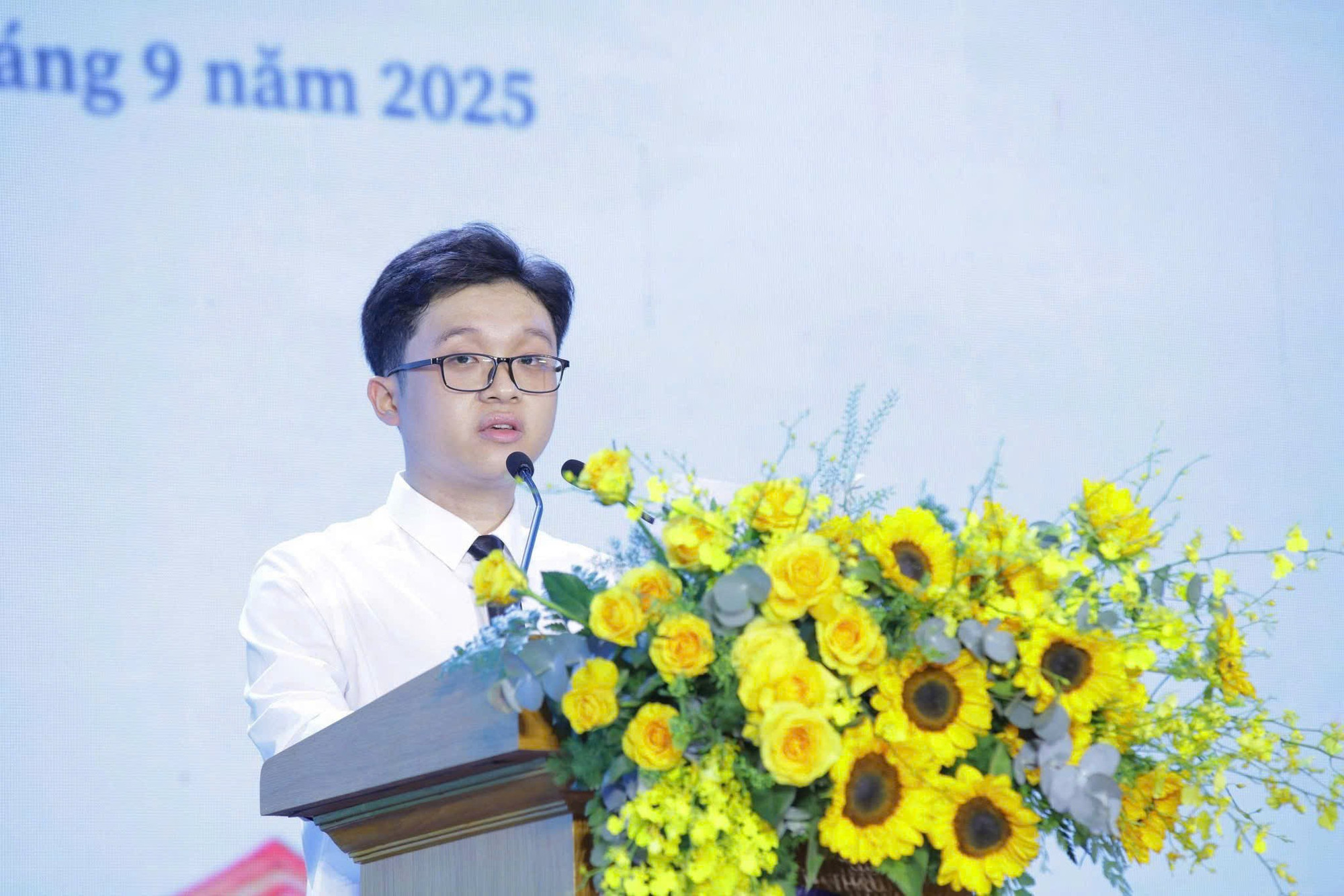 Chân dung thủ khoa đầu vào Trường Đại học Khoa học xã hội và nhân văn (ĐHQG TP. Hồ Chí Minh). Ảnh: NVCC Chân dung thủ khoa đầu vào Trường Đại học Khoa học xã hội và nhân văn (ĐHQG TP. Hồ Chí Minh). Ảnh: NVCC