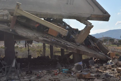 Việt Nam dừng, không tổ chức các chương trình du lịch đến những vùng chiến sự nguy hiểm