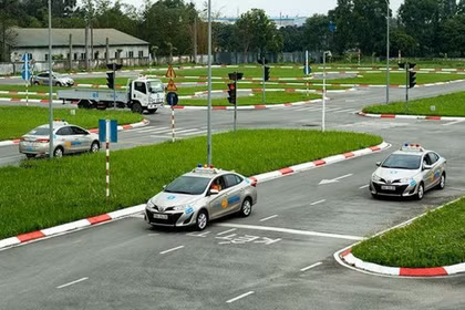 Giảm 50 km thực hành lái ô tô trên sân tập đối với hạng B, C1