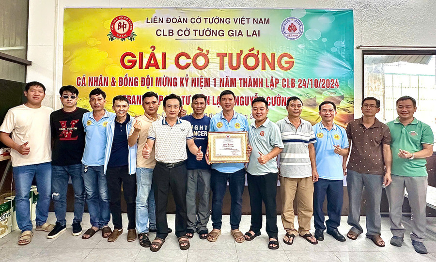 co-tuong-gia-lai-lien-doan-trao-giay-khen-tap-the.jpg