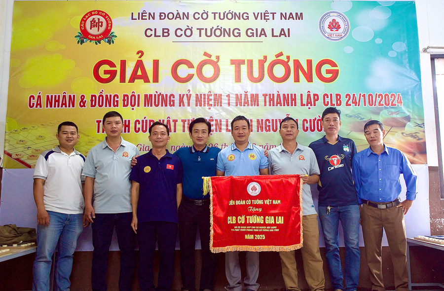 co-tuong-gia-lai-lien-doan-trao-co-khen-thuong.jpg