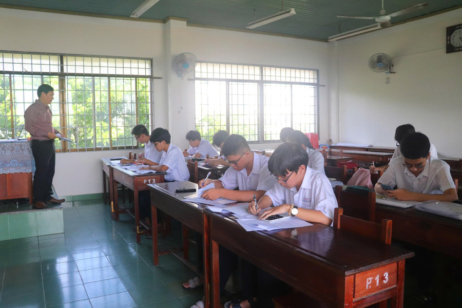Một buổi học của học sinh Trường THPT chuyên Lê Quý Đôn (phường Quy Nhơn). Ảnh: Hồ Điềm 2-1.jpg