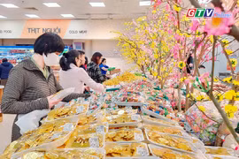 Nhu cầu mua sắm Tết bắt đầu tăng