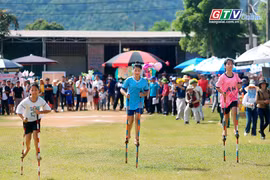 Sôi nổi trò chơi dân gian ở Lễ hội Hoa dã quỳ-Núi lửa Chư Đang Ya