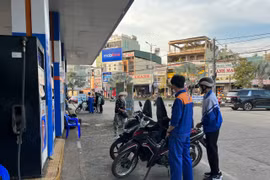 Chiều 29-2, giá xăng quay đầu tăng trở lại, dầu tiếp tục giảm