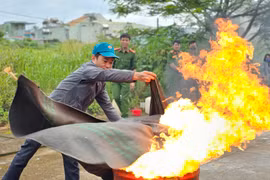 Công an TP. Pleiku và Ia Pa huấn luyện phòng cháy, chữa cháy