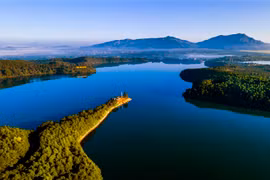 "Đôi mắt" Pleiku Biển Hồ đầy*