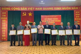 Gia Lai: Thêm 58 đảng viên được trao huy hiệu Đảng nhân dịp 19-5