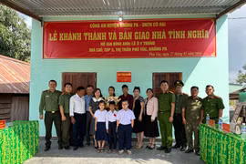 Trao 3 ngôi nhà cho công nhân khó khăn, hộ nghèo tại Chư Prông và Krông Pa