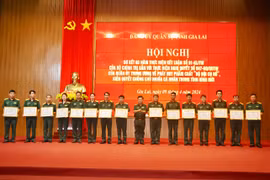 Gia Lai: Khen thưởng 27 tập thể, cá nhân xuất sắc trong học tập, làm theo Bác