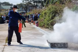 Pleiku huấn luyện nghiệp vụ phòng cháy, chữa cháy cho cơ sở sản xuất, kinh doanh dịch vụ