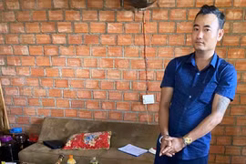 Bắt quả tang đối tượng tàng trữ, mua bán gần 1 tạ pháo lậu