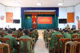 Tập huấn nghiệp vụ chữa cháy và cứu nạn, cứu hộ cho 127 cán bộ, chiến sĩ