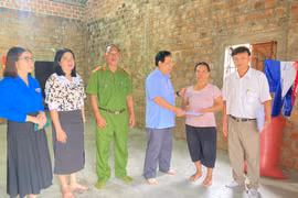 Ia Pa thăm 8 gia đình nạn nhân tử vong do tai nạn giao thông