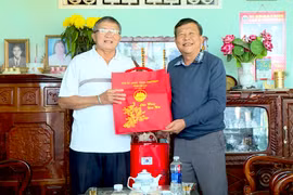 Chủ nhiệm Ủy ban Kiểm tra Tỉnh ủy Thái Thanh Bình thăm, chúc Tết nguyên lãnh đạo tỉnh