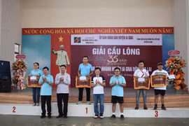 50 vận động viên thi đấu Giải Cầu lông Agribank-Chi nhánh huyện Ia Grai Đông Gia Lai 