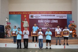 50 vận động viên thi đấu Giải Cầu lông Agribank-Chi nhánh huyện Ia Grai Đông Gia Lai