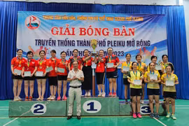 Phường Diên Hồng và Hội Thương giành cúp vàng đồng đội giải bóng bàn truyền thống