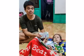 Báo Gia Lai trao tiền hỗ trợ của bạn đọc cho hoàn cảnh khó khăn