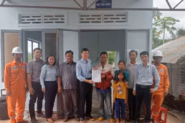  Điện lực Gia Lai bàn giao nhà tình nghĩa cho hộ nghèo tại Krông Pa
